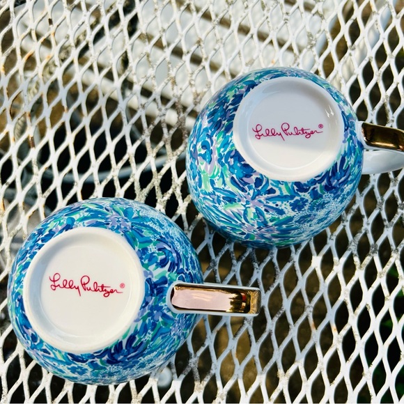 LILLY PULITZER NEW IN BOX Set Of 2 Ceramic 12oz Mugs Blue Purple Floral - Picture 7 of 8